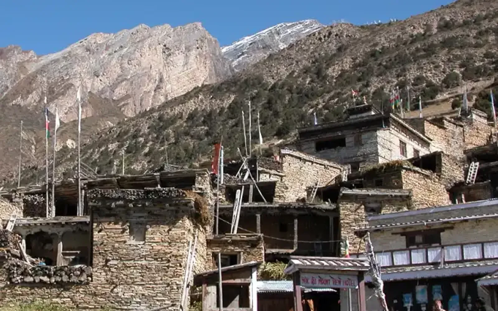 Trekking in Nepal in Autumn