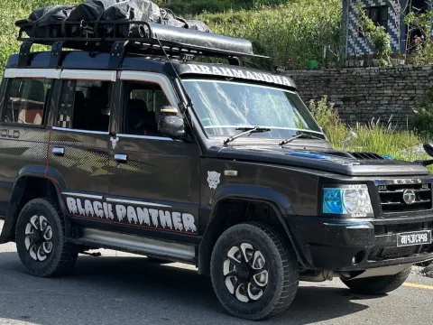Jeep driving from Kathmandu to Surke via Salleri for the Everest Base Camp Trek in Nepal.