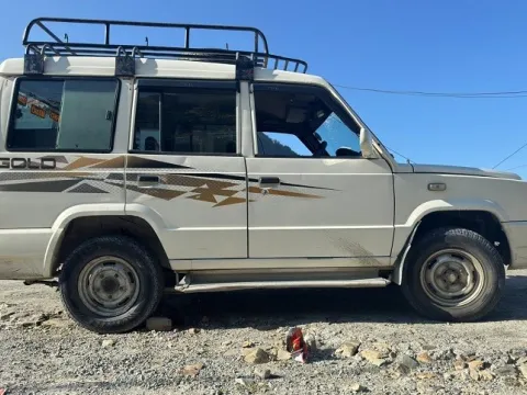 Jeep journey from Kathmandu to Surke via Salleri for the Everest Base Camp Budget Trek.