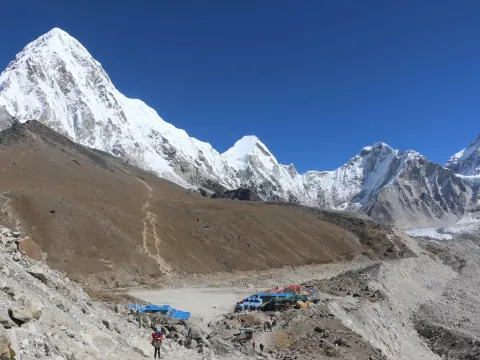 Gorak Shep village surrounded by dramatic Himalayan peaks on the Everest Base Camp Trek.