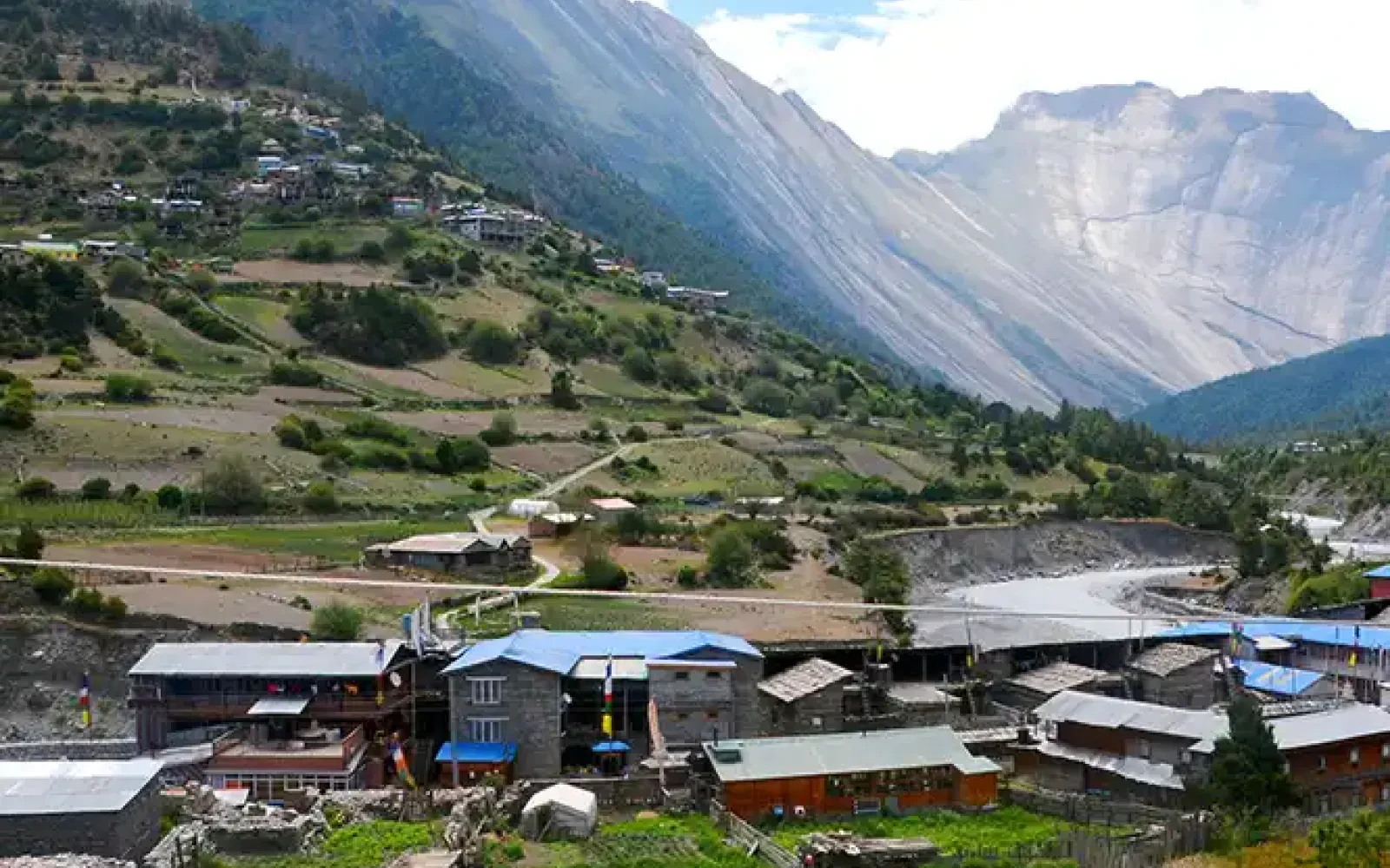 Pisang: A Charming Village on the Annapurna Circuit