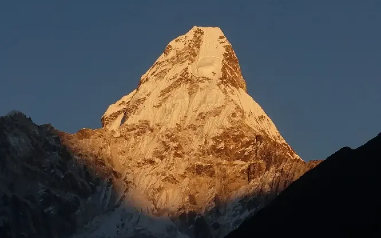 What is the best time for Everest Base Camp Trek?