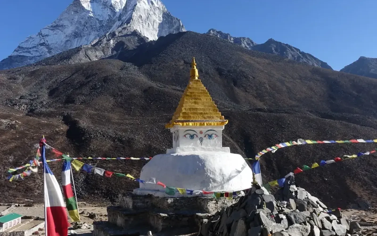 Trekking from Namche to Dingboche