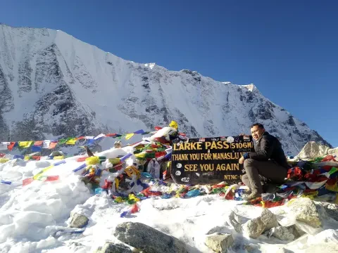 Crossing LarKya La Pass