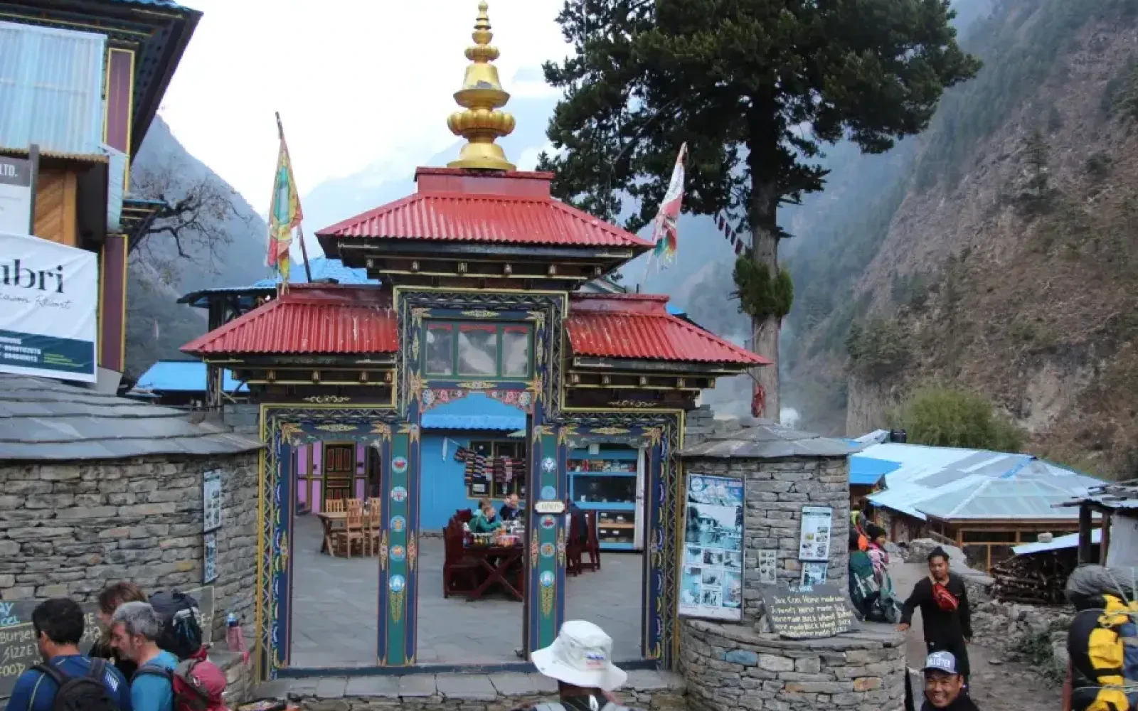 Trekking from Deng to Namrung
