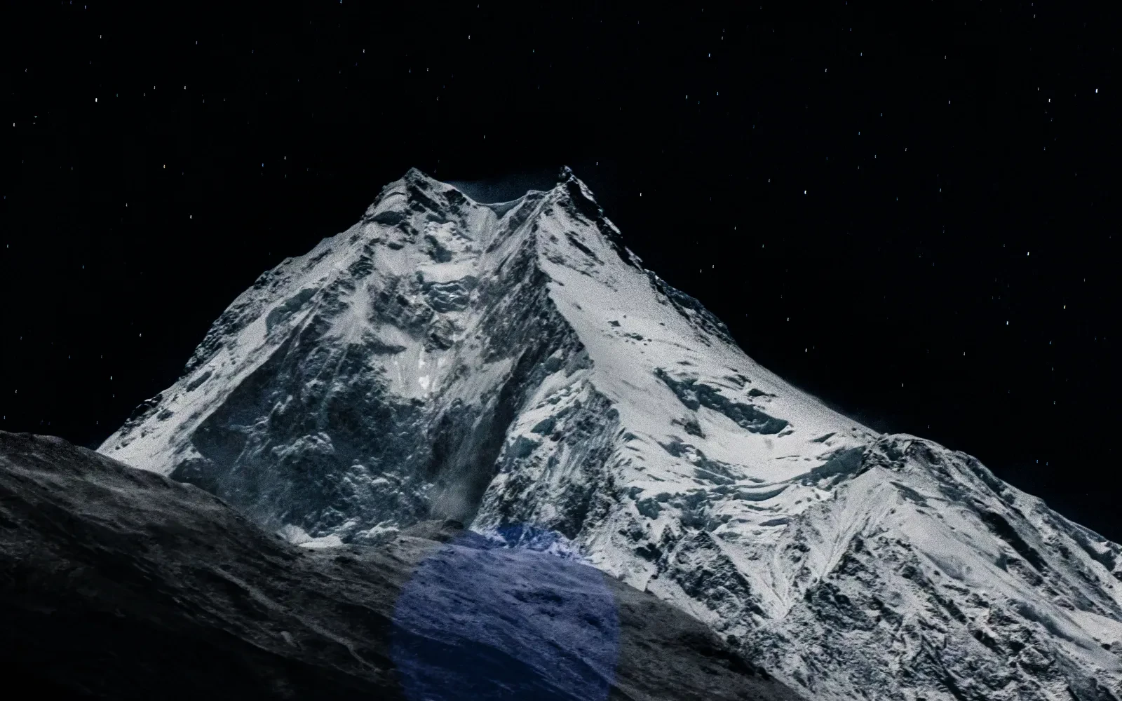Manaslu Circuit Trek in March Vs in April