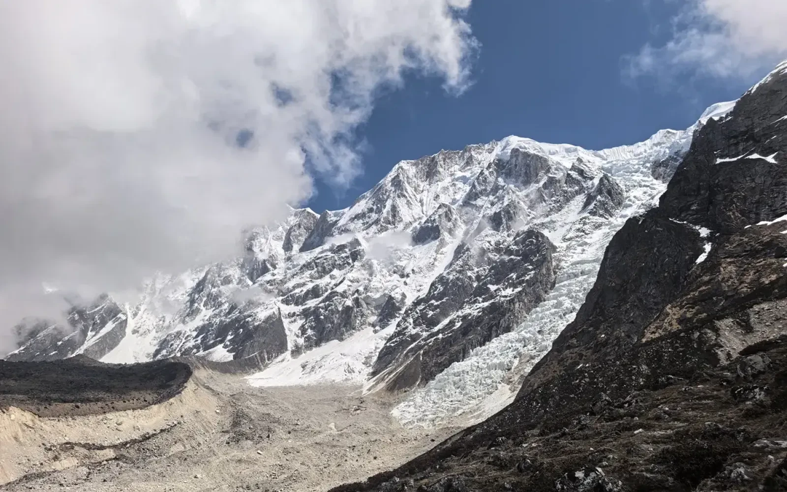 Manaslu Circuit vs. Everest Base Camp-Which is Better?