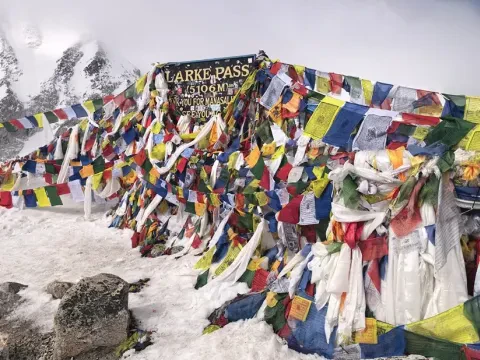 Manaslu Circuit Trek in October Vs. in November