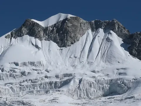 Trekking in Nepal in late November