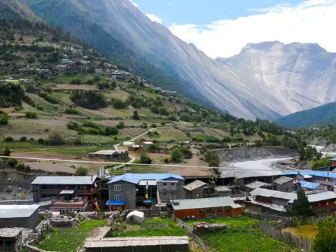 Pisang: A Charming Village on the Annapurna Circuit