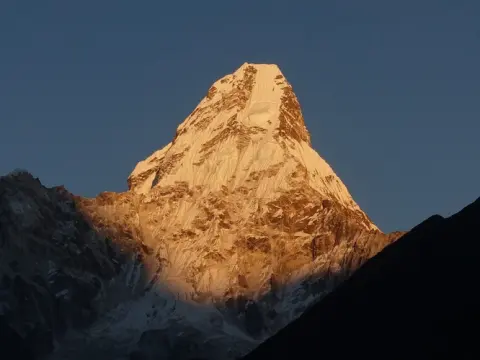 What is the best time for Everest Base Camp Trek?