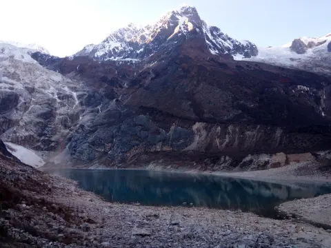 Manaslu Circuit Trek in April Vs in May