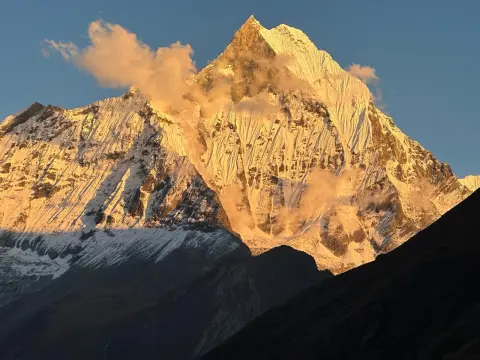 How crowded is Annapurna Base Camp in October?