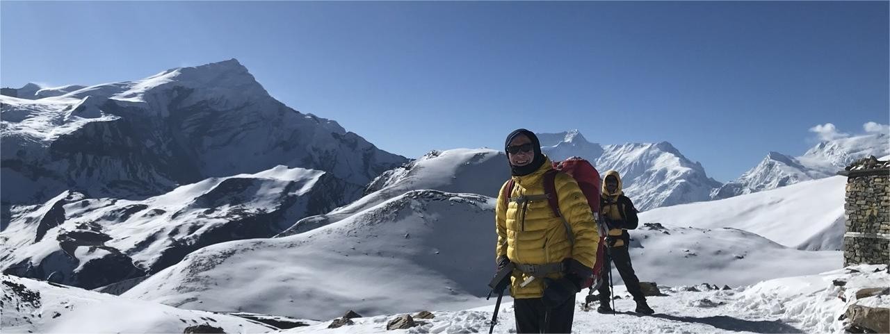 independent trekkers Nepal Himalaya