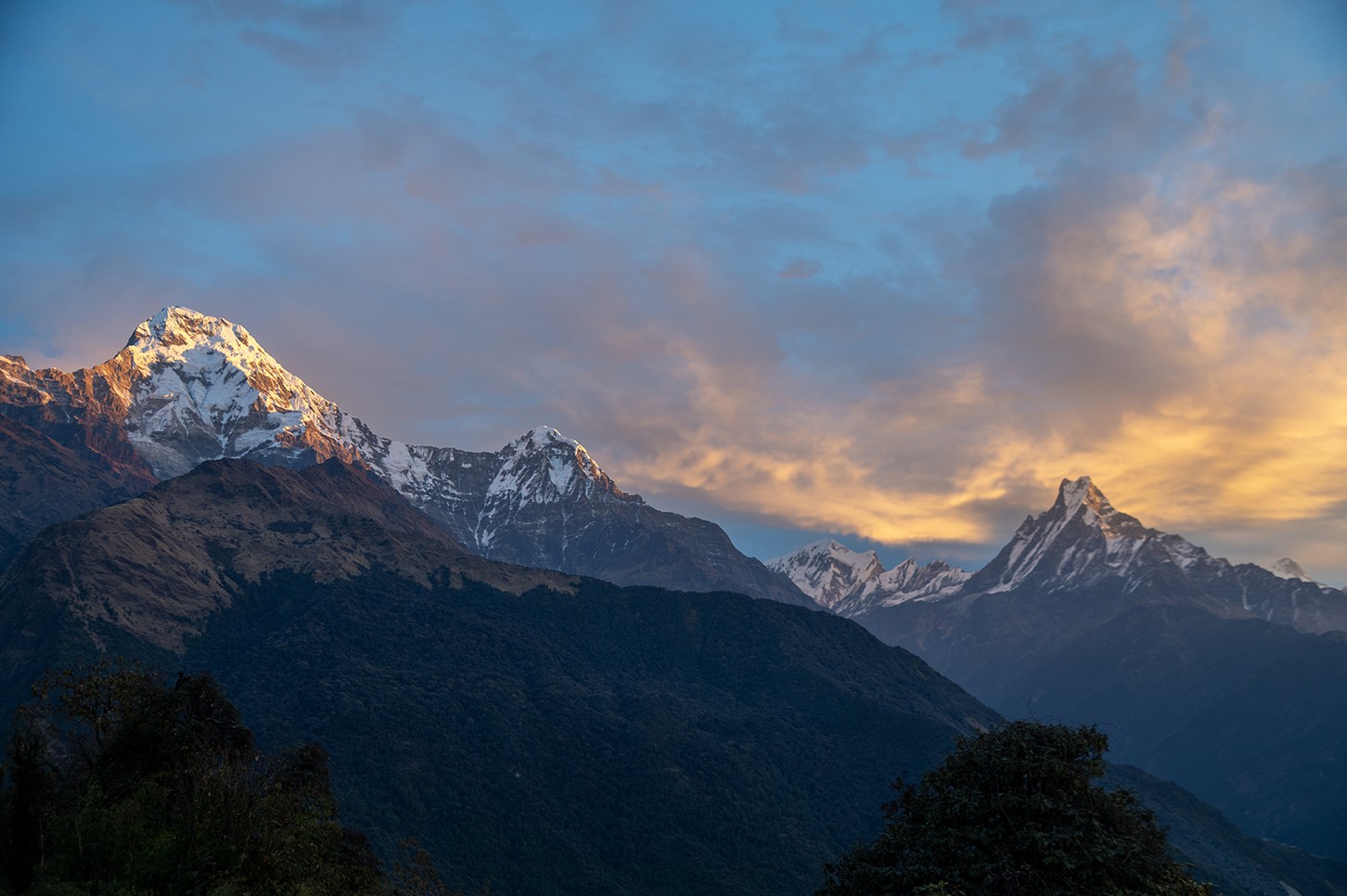 Early morning trekking Nepal clear mountain views Himalaya sunrise