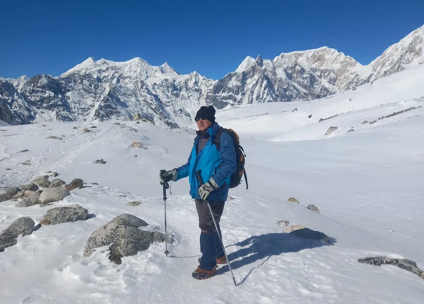 Trekkers heading toward Larke Pass on the Manaslu Circuit Trek.