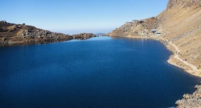 Gosaikunda trekking route through the Himalayan mountains towards Langtang Valley, Nepal.