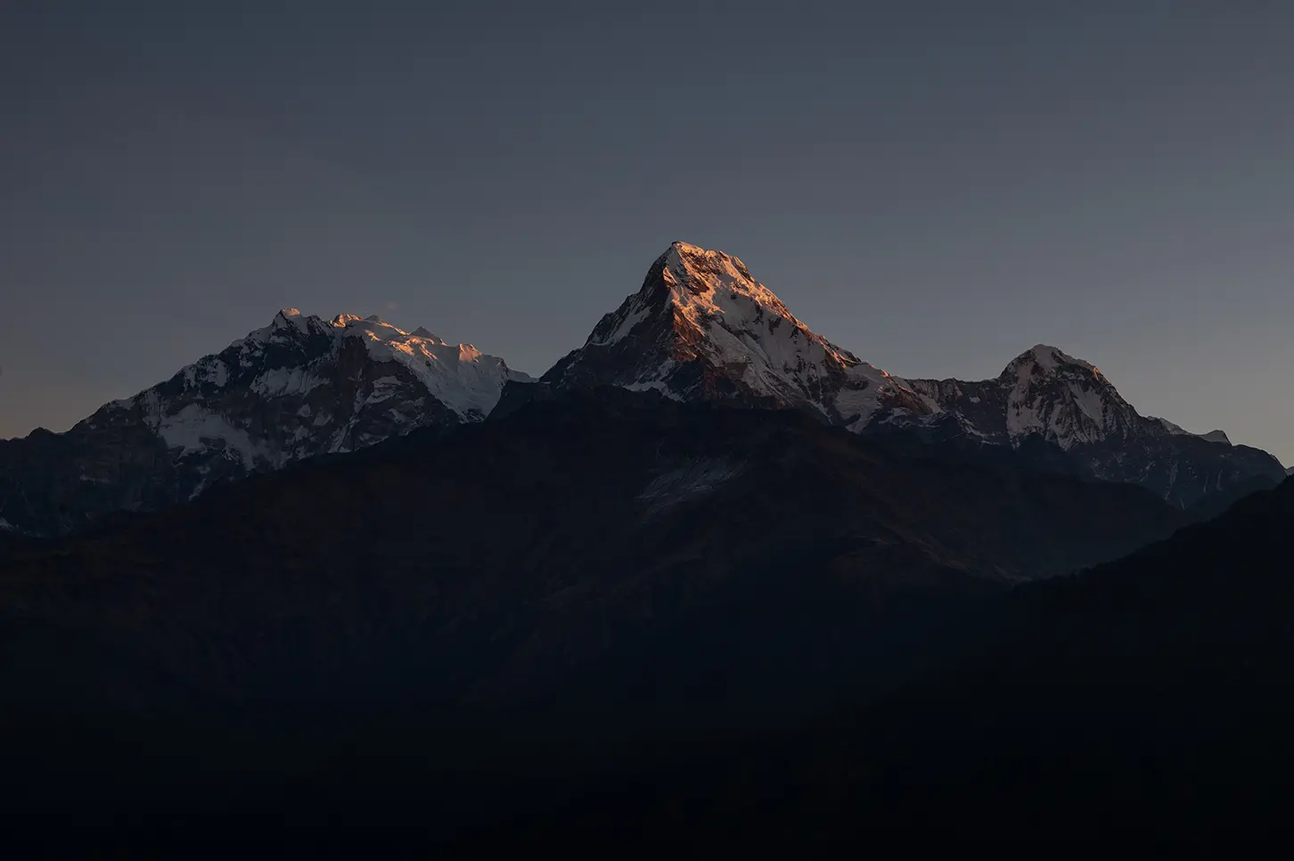 surrounding mountains from Poon Hill in the sunrise